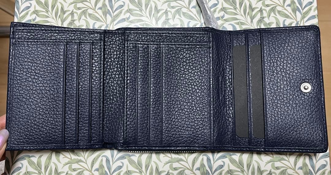 新品　ジャンニキアリーニ　ネイビー レザー 三つ折り財布