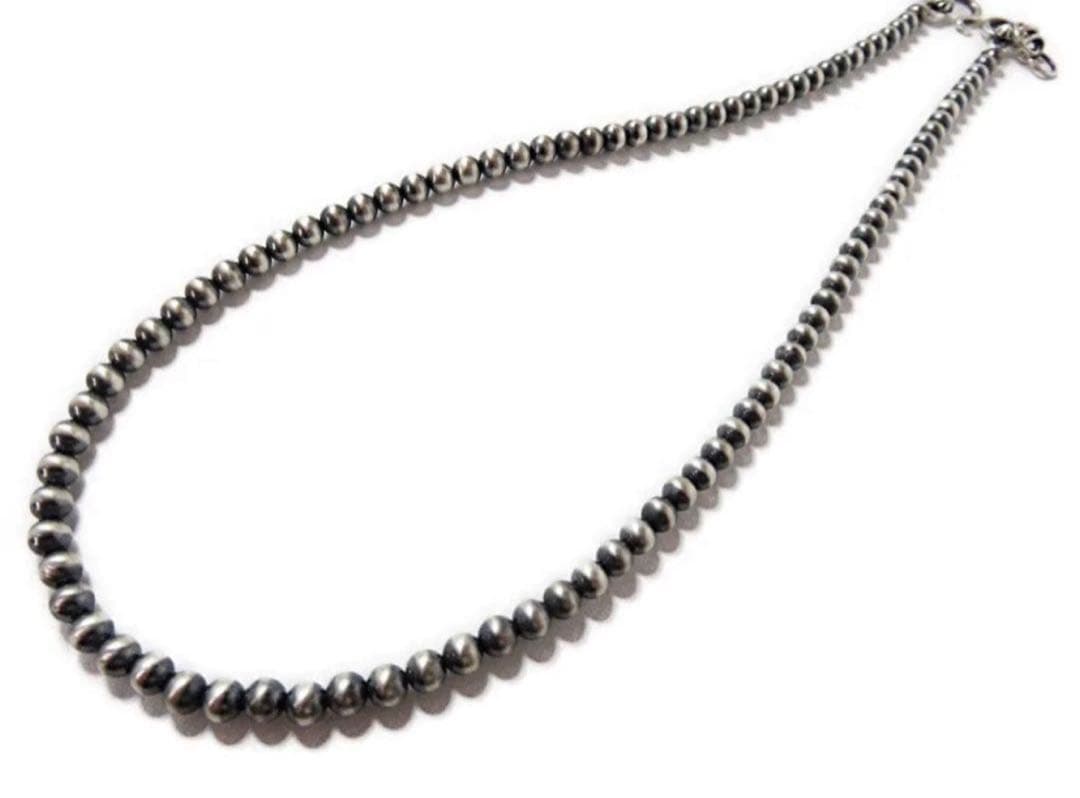 【優】ナバホパール ビーズネックレス シルバー系