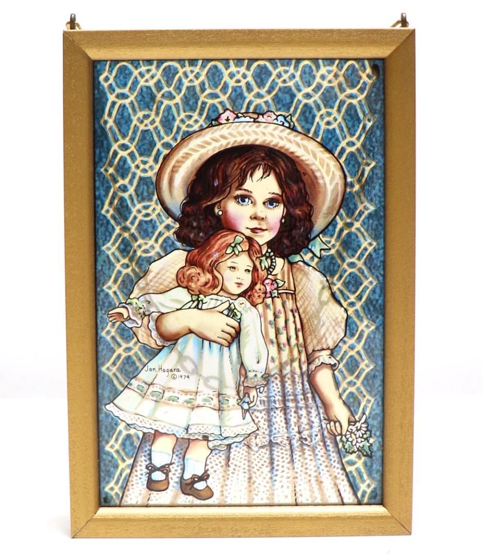 ジャン・ハガラ 少女と女の子の人形 ヴィンテージ ステンドグラス エミリー