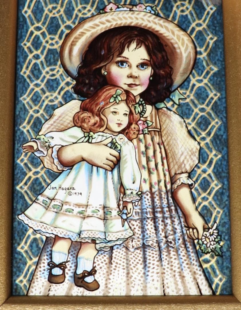 ジャン・ハガラ 少女と女の子の人形 ヴィンテージ ステンドグラス エミリー