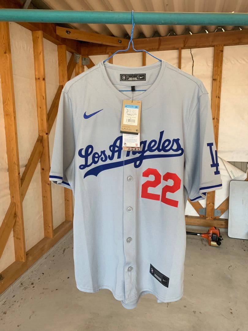 ドジャース　カーショウ　ユニフォーム