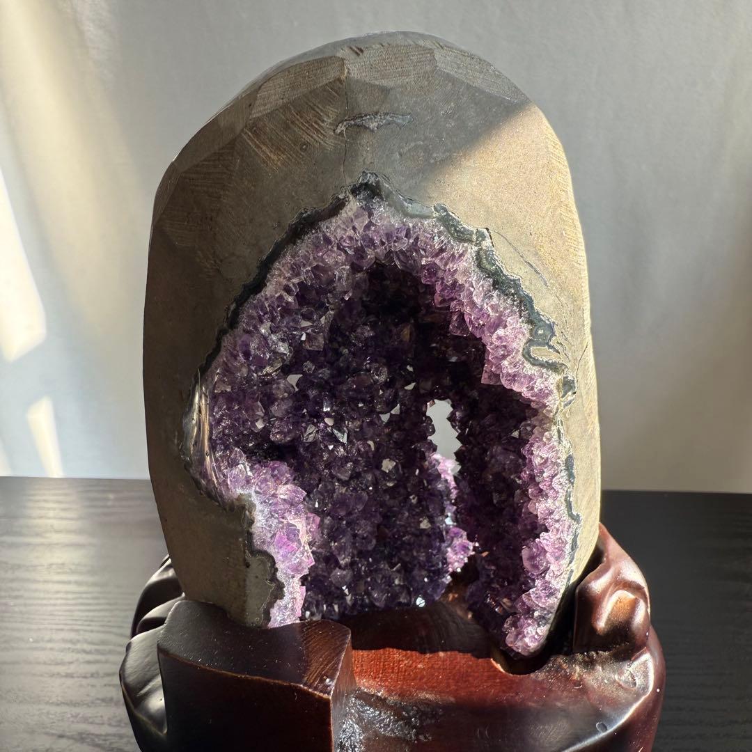天然石アメジストのドーム　置物　原石　台座付きNO.010507