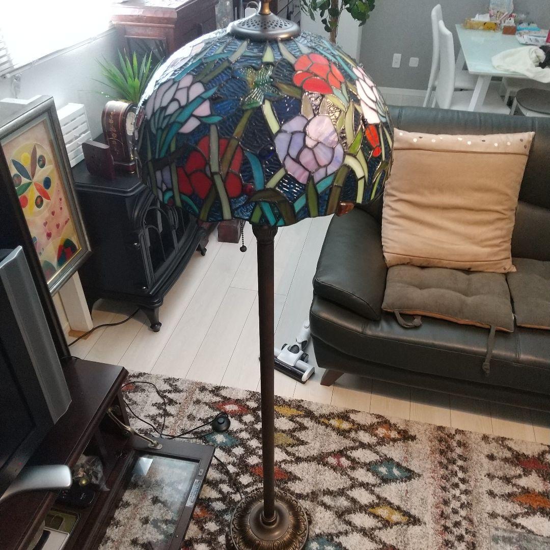 ステンドグラスランプ 花蝶図の模様 (一部樹脂製) フロアスタンド 美品