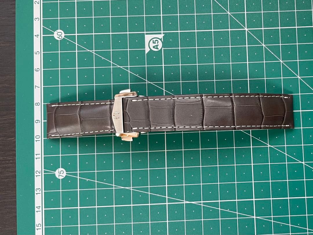 オメガ 純正グレーアリゲーターレザーストラップ＋フォールデイングクラスプのセット