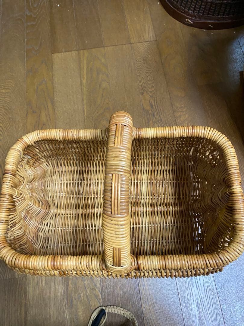 ラタン　ヴィンテージ　取手付きカゴ