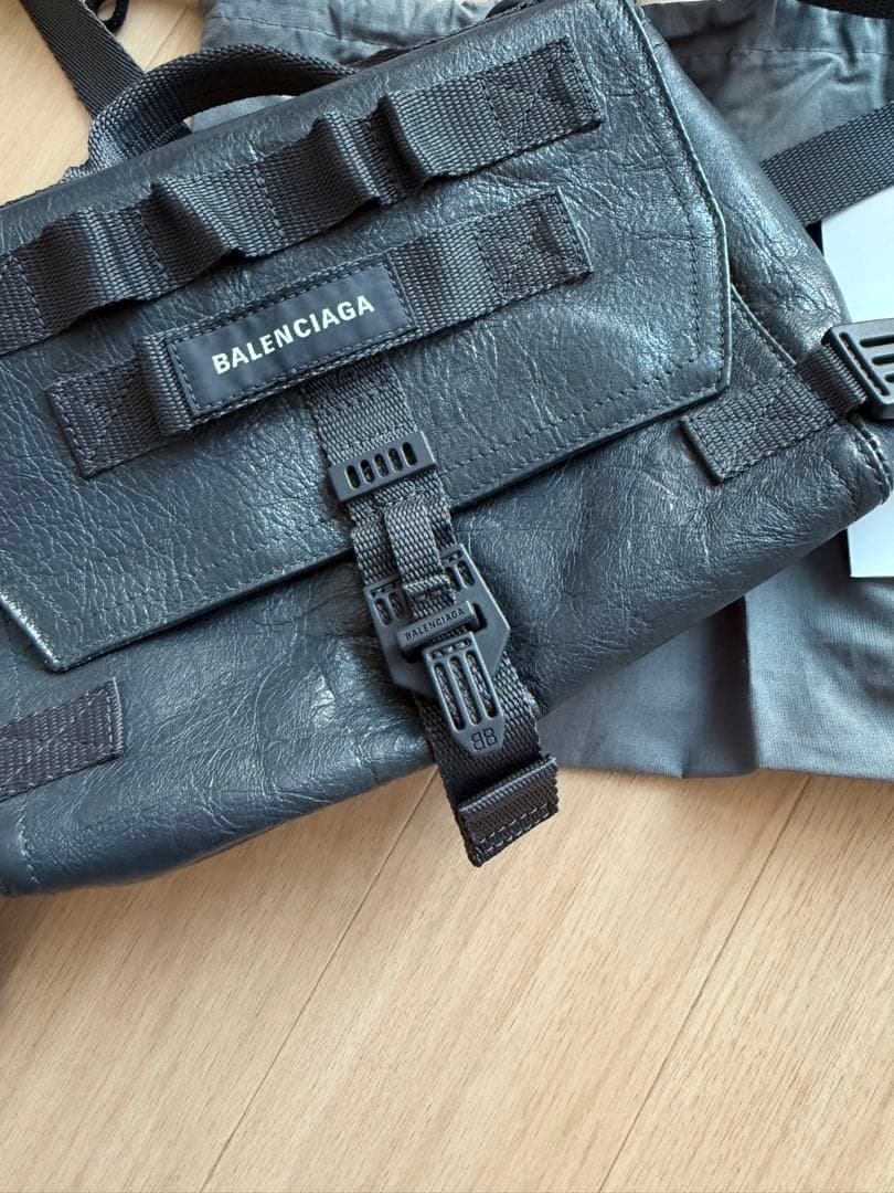 BALENCIAGA Armyメッセンジャーバッグ