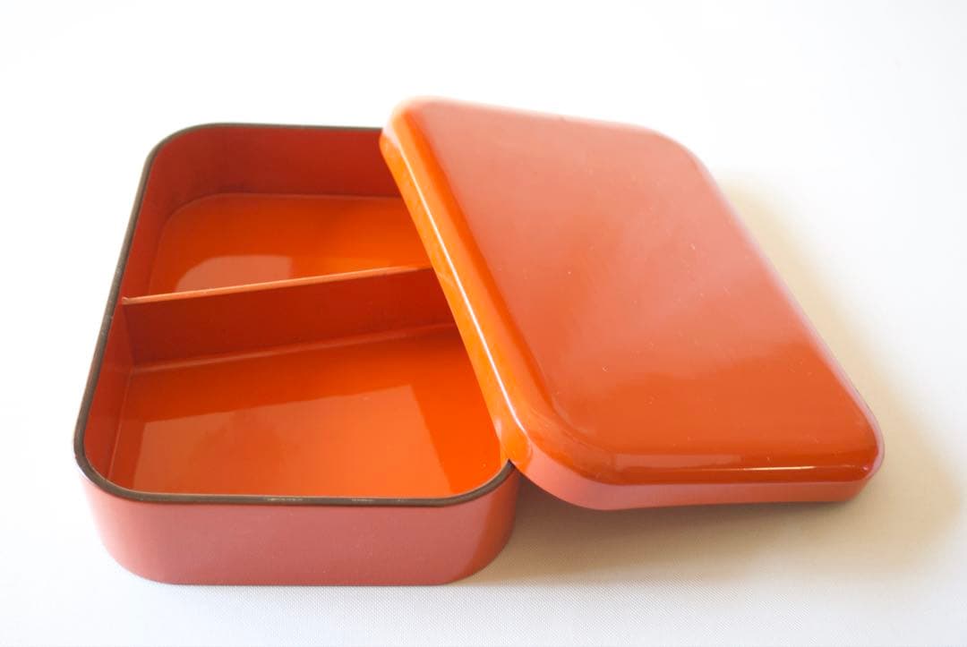 ごちそうが映える朱色が美しい割合箱。 上質輪島塗のわりご10客