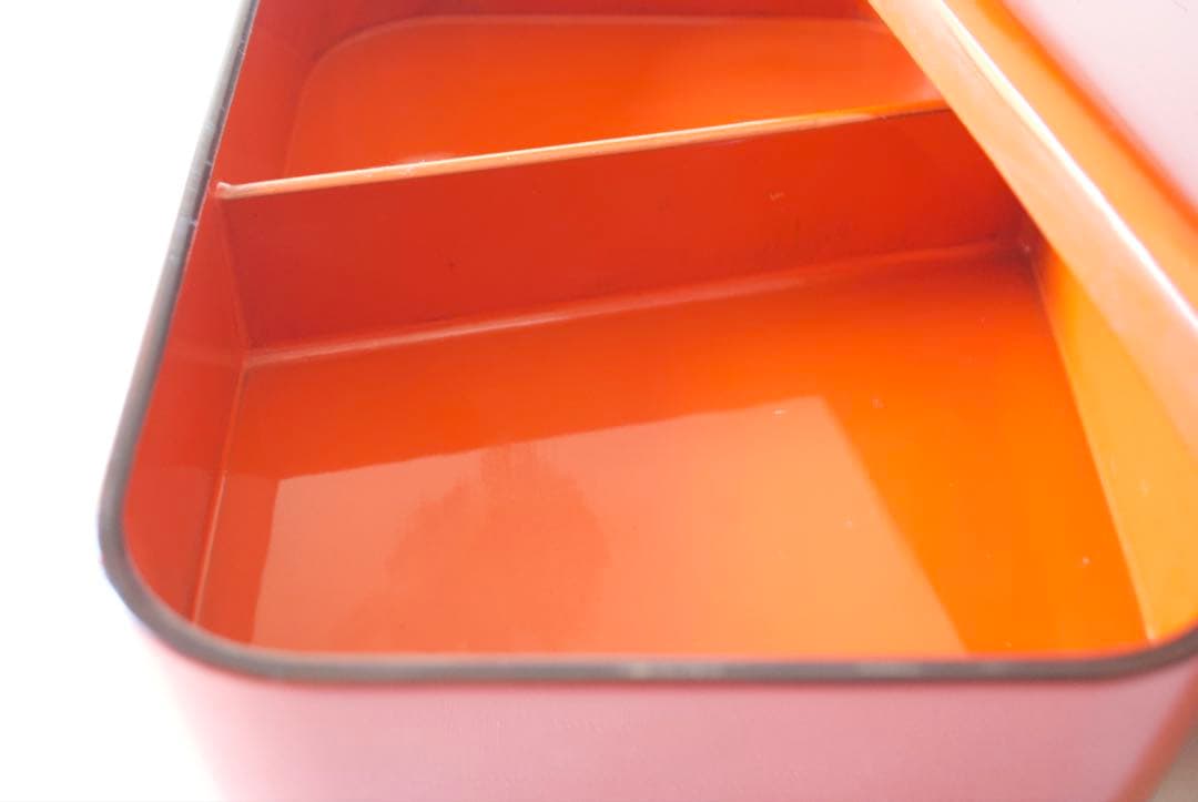 ごちそうが映える朱色が美しい割合箱。 上質輪島塗のわりご10客