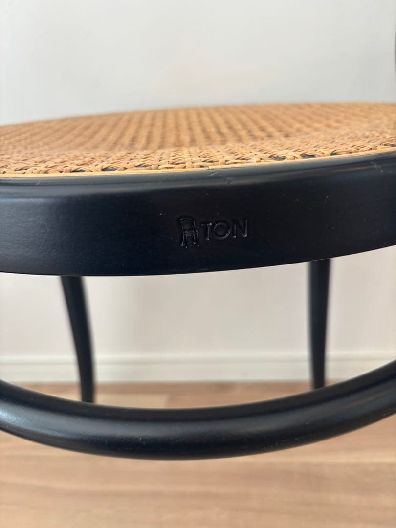 ton アームチェア　曲木椅子　209