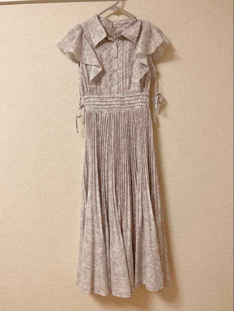 ワンピース Rosemuse pleats floral print dress