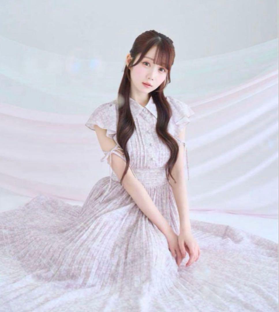 ワンピース Rosemuse pleats floral print dress