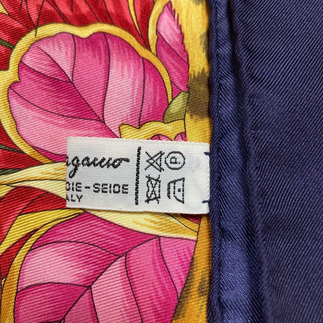 希少Salvatore Ferragamo シルク100%イタリア製大判スカーフ