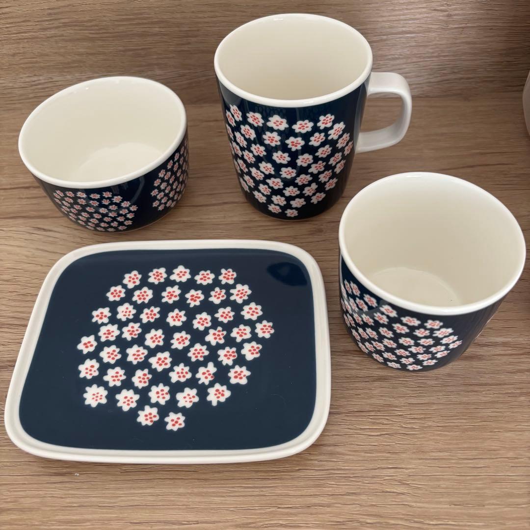 マリメッコ　プケッティ　ネイビー　マグカップ/プレート/ボウル/ラテマグ