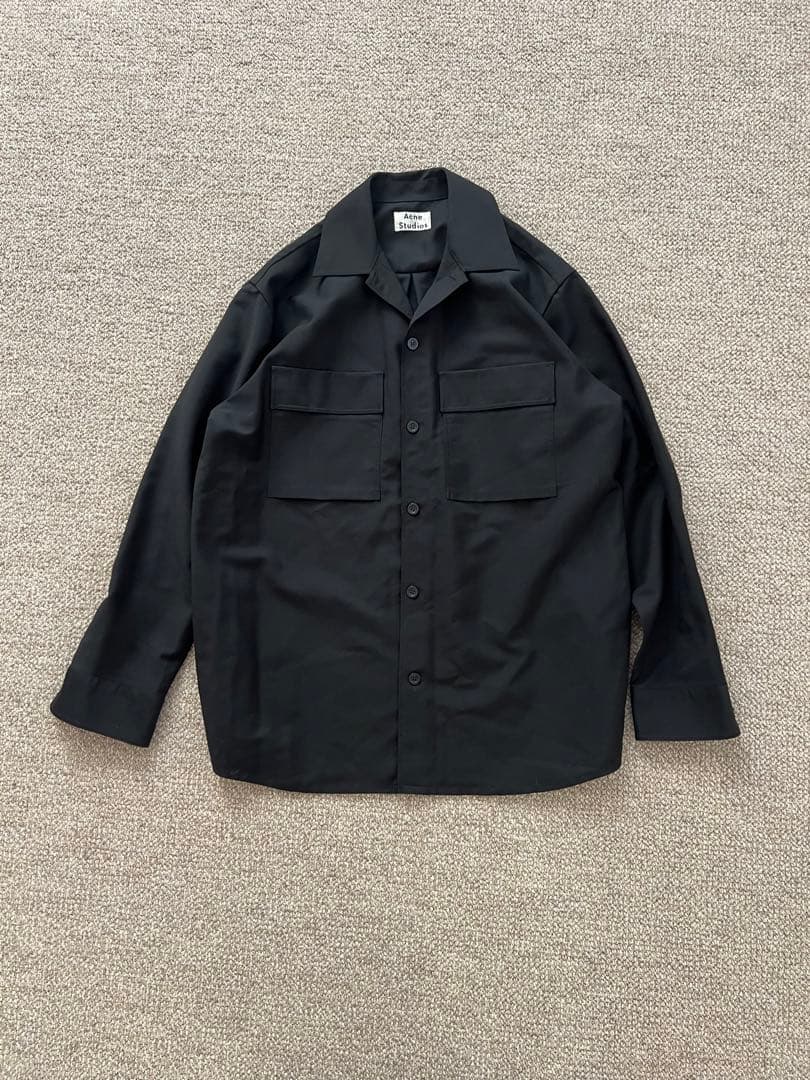 Acne Studios ブラックシャツ
