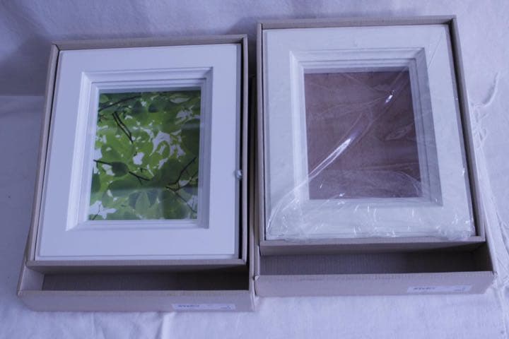 額縁　2 個販売となります。