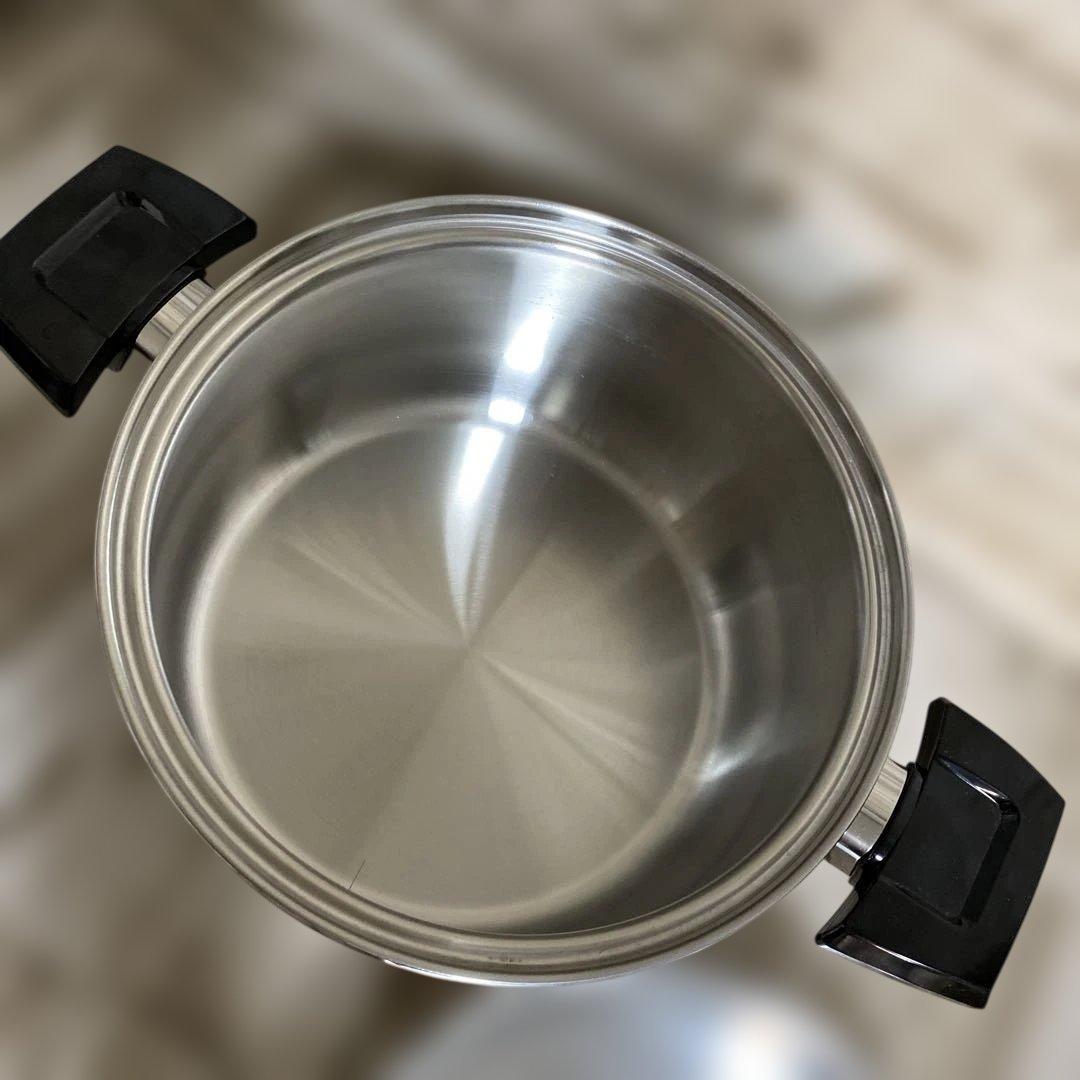  Eight ステンレス製両手鍋 中型 蓋付き３コート一回り大きい