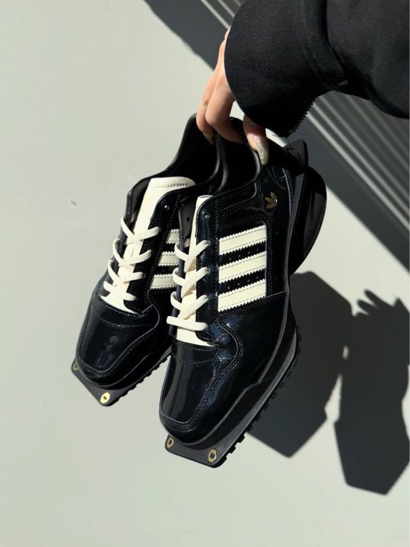 こき　adidas FORUM SQ W Cubism 22.5