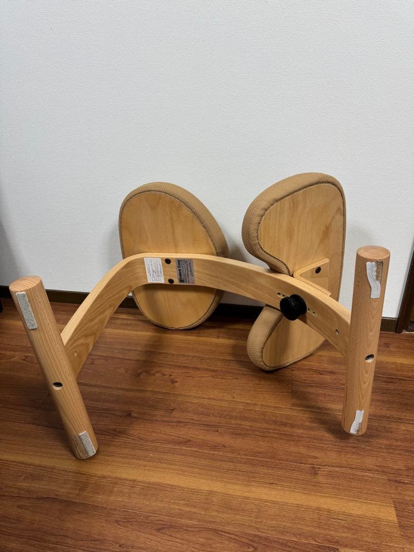 バランスラボ　バランスチェア　リボ Rybo バランスイージー ベージュ