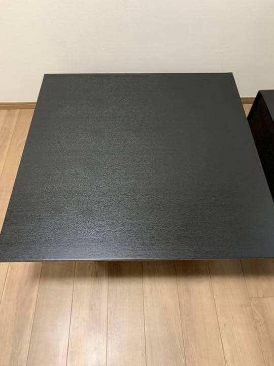 新品木質のコーヒーテーブル