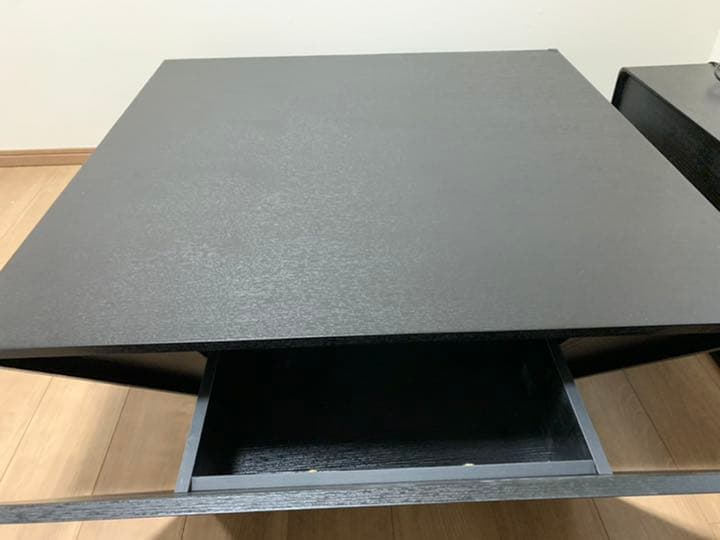 新品木質のコーヒーテーブル