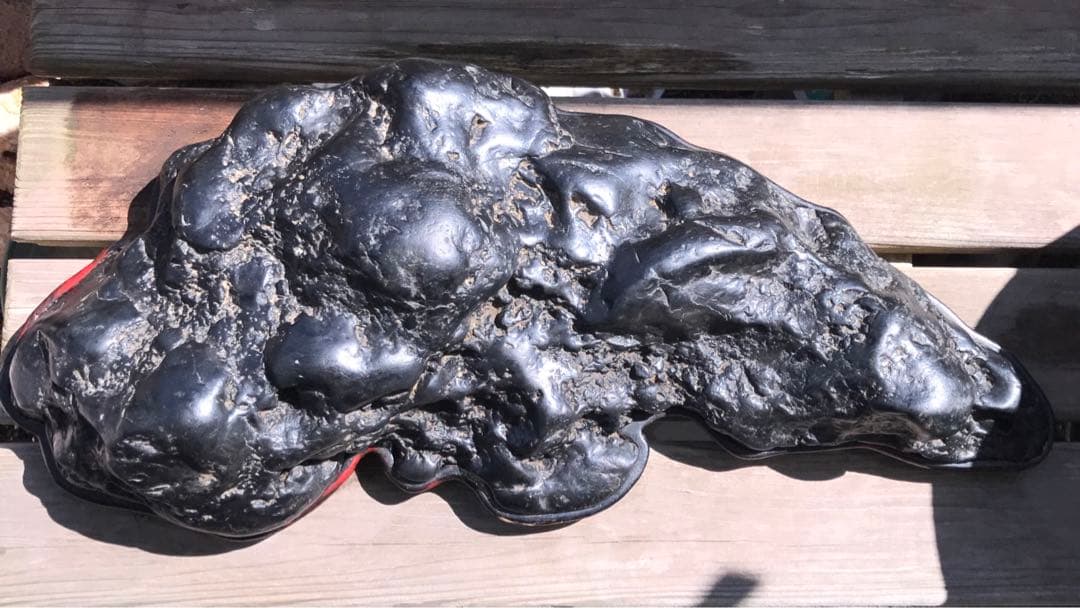 専用です。神居古潭石 本真黒 水石 重さ約8.3kg 木製台座 天然石 鑑賞石