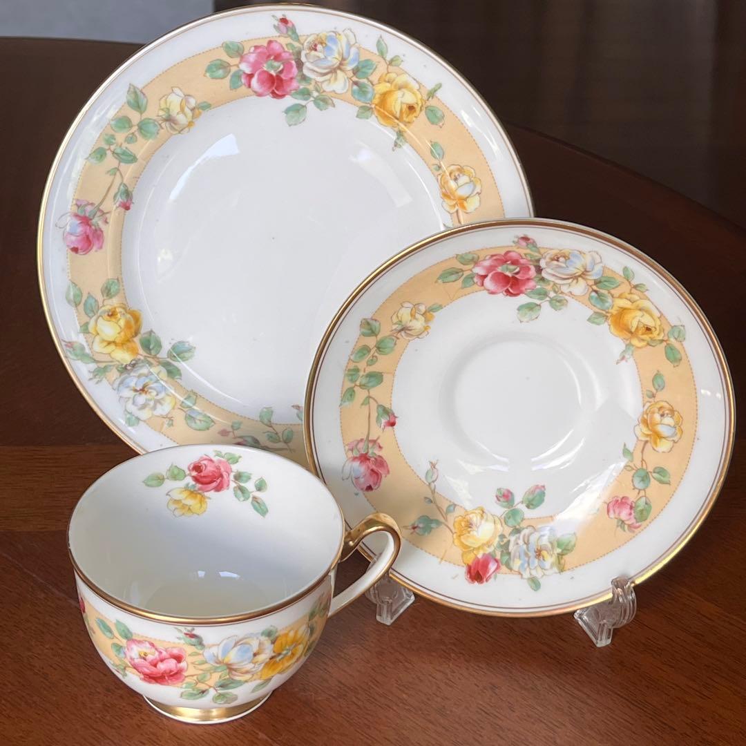 【英国ビンテージ】ロイヤルドルトン★Rosemund★トリオ（貫入あり）