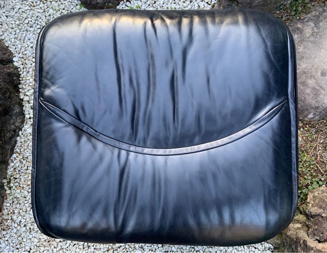 J*様 ヴィンテージ　黒革×木目調のスツール　椅子•チェア　1960s ハーマン