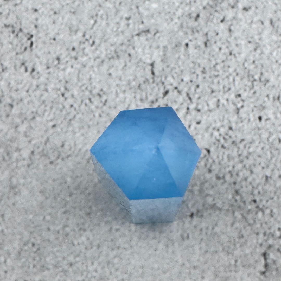 G-55アクアマリン六角ポイント　水色原石　天然石　パワーストーン