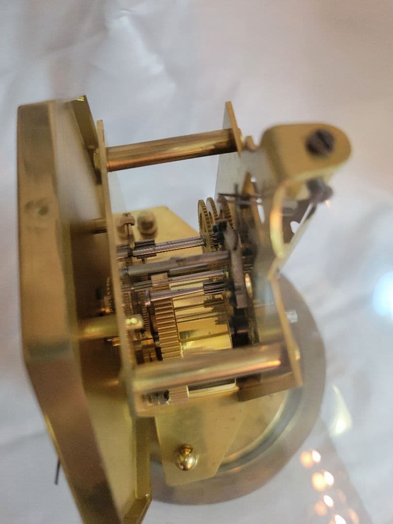 ヴィンテージ時計　ドイツ製 Kern（ケアン）ガラスのドーム　卓上時計　置時計