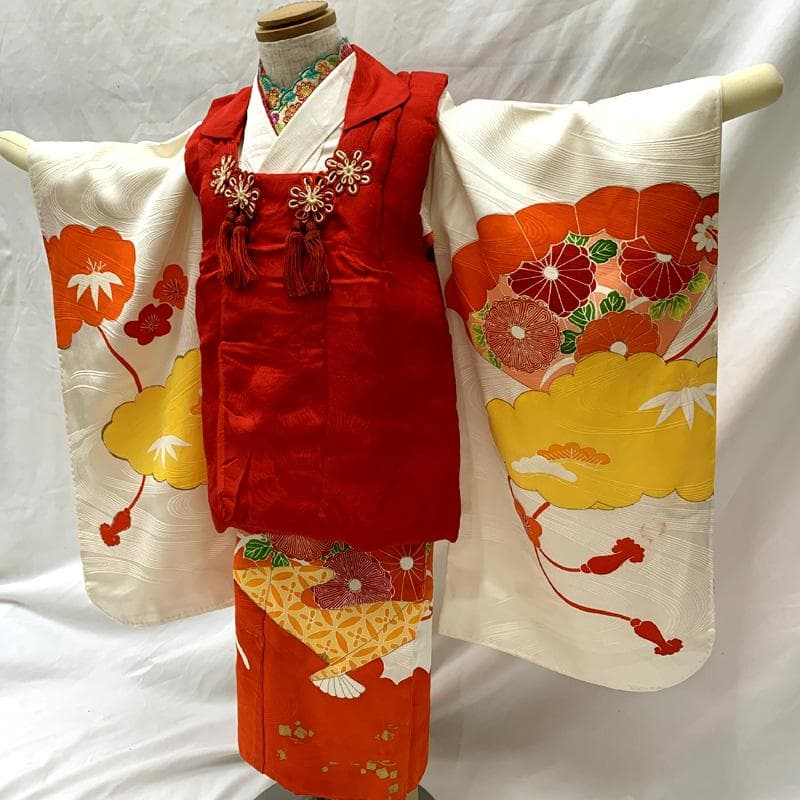 602ag7□七五三 三歳 女児 着物&被布 一つ紋 刺繍 扇 雲取り白□