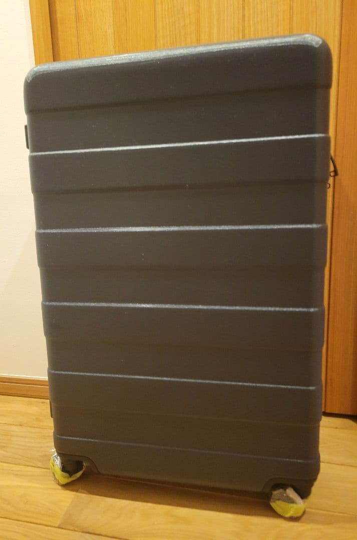 キャリーバーの高さを自由に調節できるストッパー付きハードキャリー 87Ｌネイビー