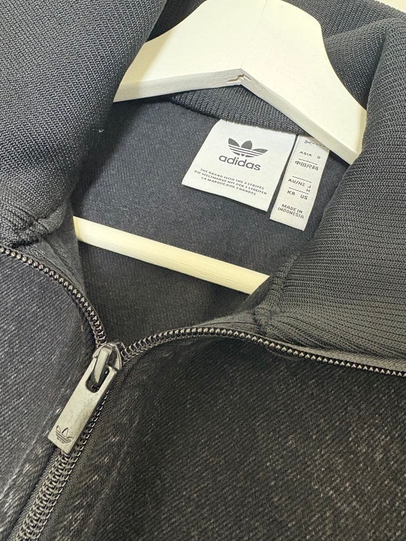アディダス デニム ファイヤーバード トラックトップ トゥルーブラックデニム M