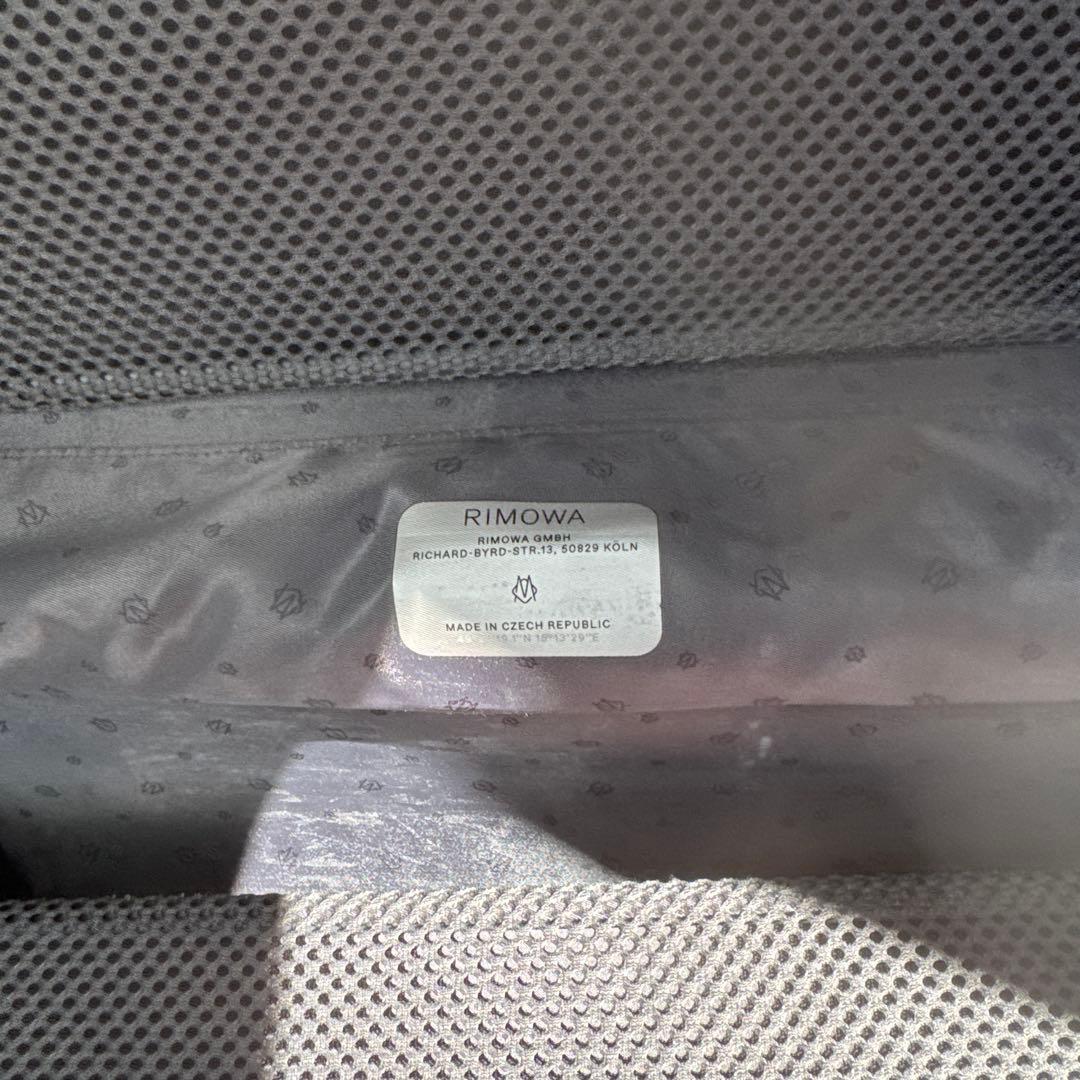 RIMOWA ブラック キャリーケース 中型