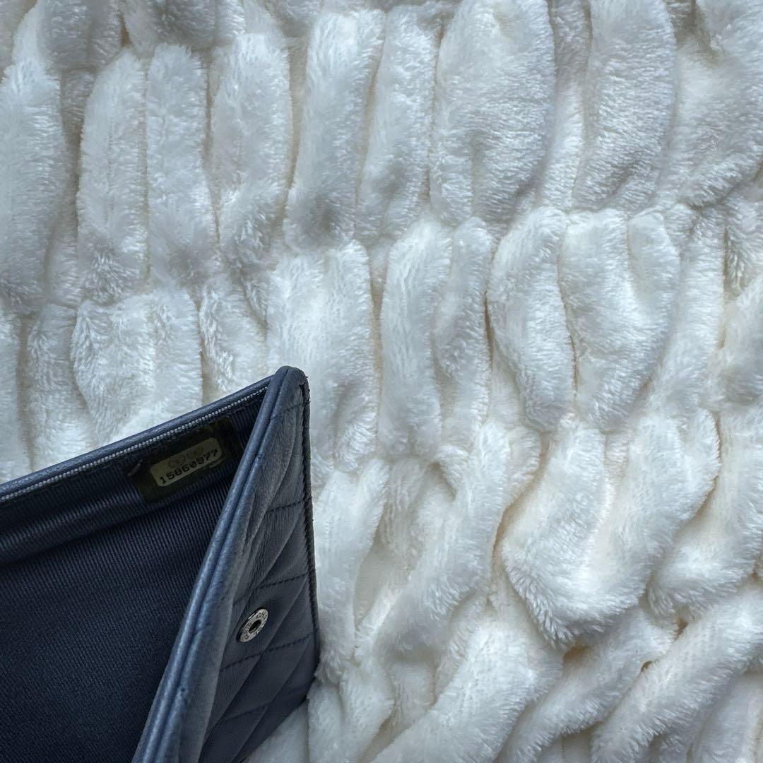 CHANEL ダークブルー 二つ折り財布