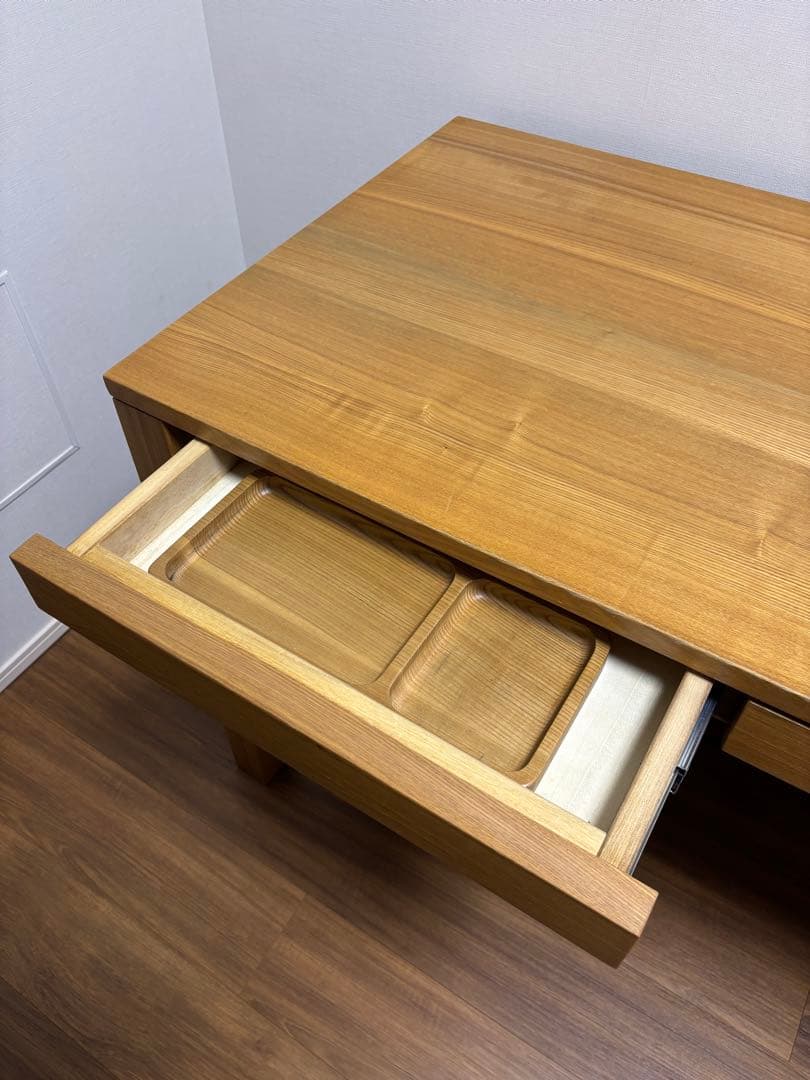 タモ材天然杢 シンプルなデスク