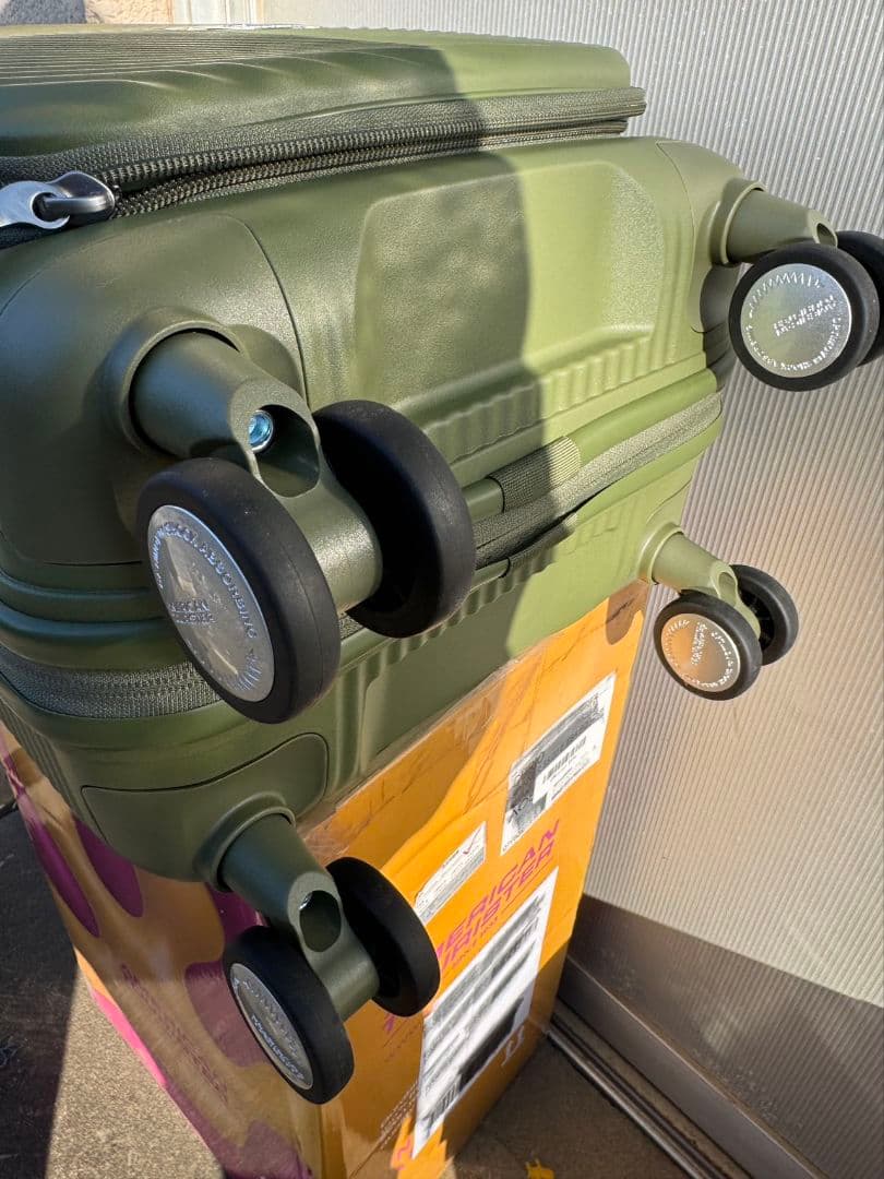 スーツケース　機内持ち込み TSAロック カーキ 新品同様