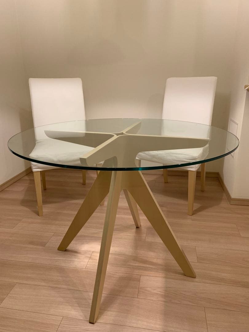 円形ガラスダイニングテーブル