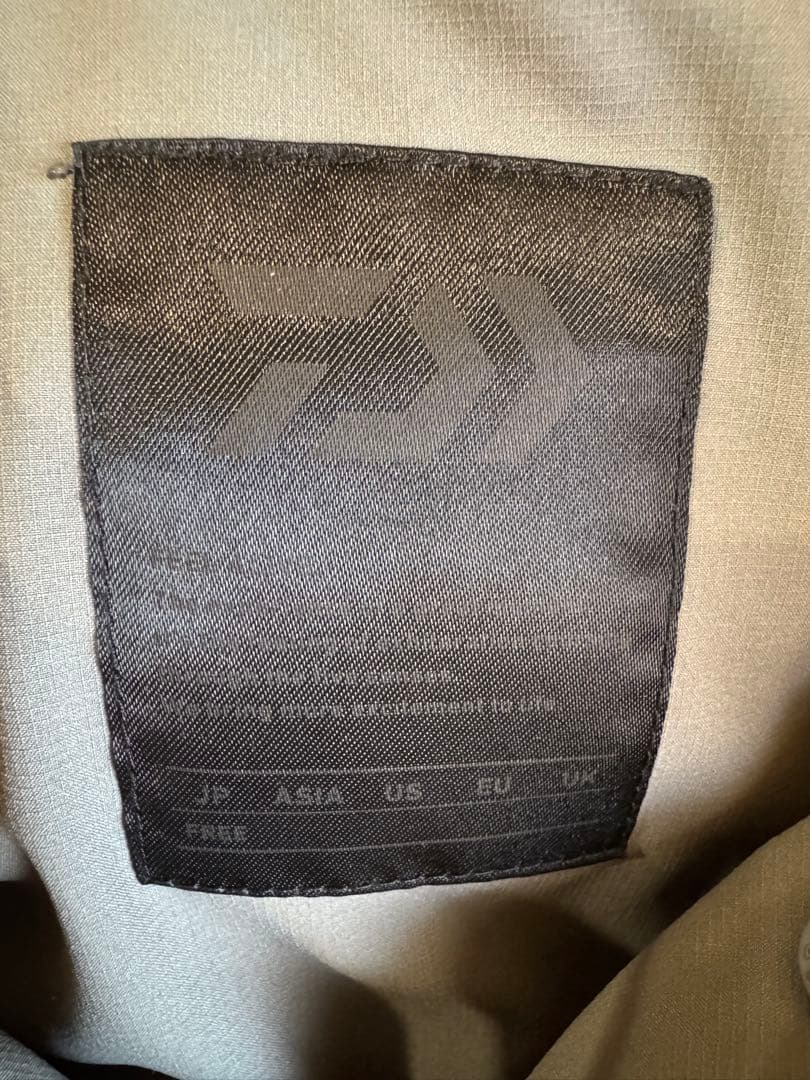 ④DAIWA PIER39 ピア39 ダウンベスト