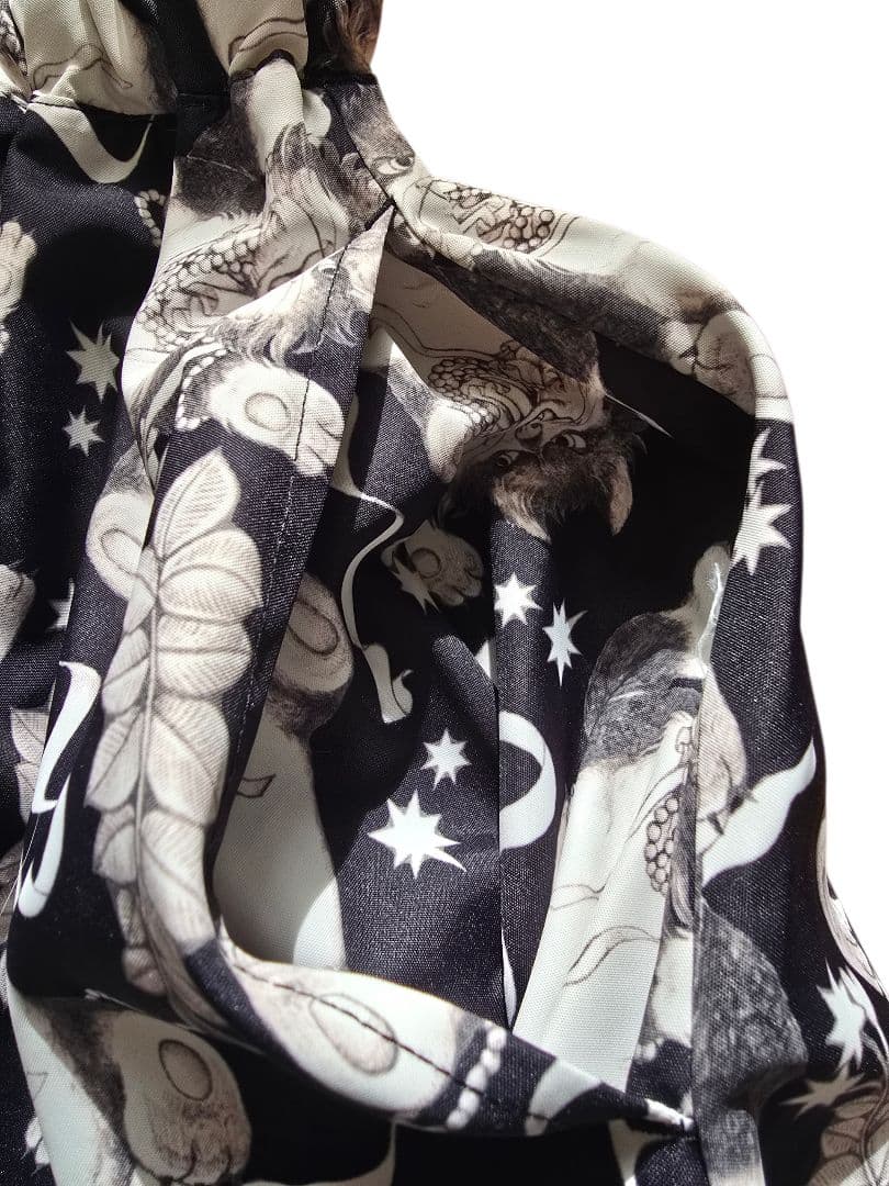 ロ*ー様 ヒグチユウコ　ディズニー ルシファー　スカート