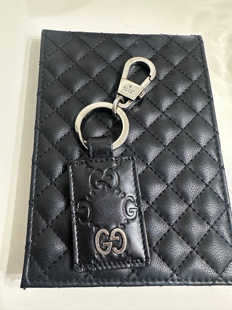 GUCCI GGロゴ ブラックレザー キーホルダー