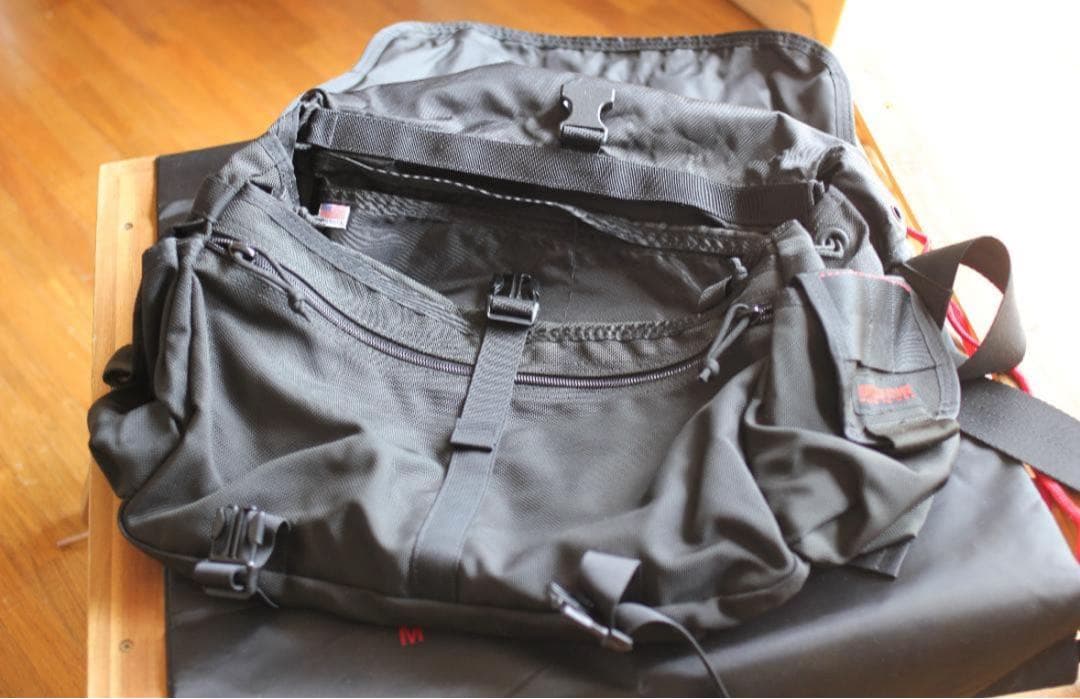 どすこい⭐︎　ブリーフィング LANCE2 2WAYショルダー