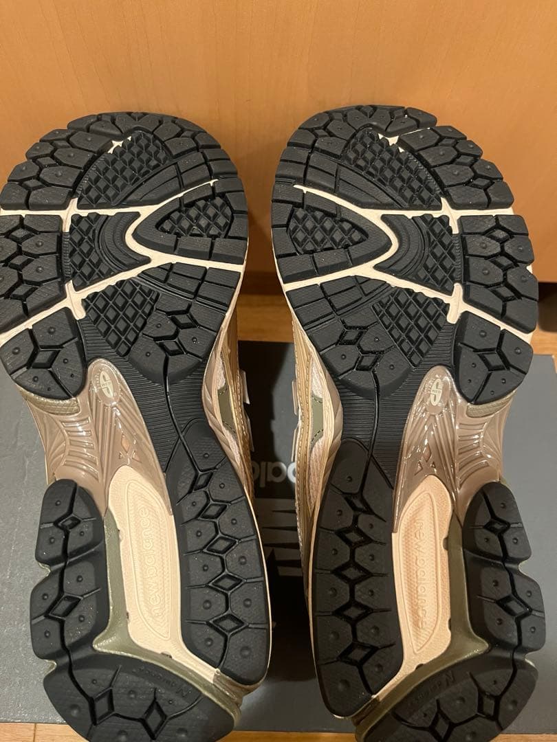 ※1/12終了【最終値下げ】New Balance M1906NE 25.5cm