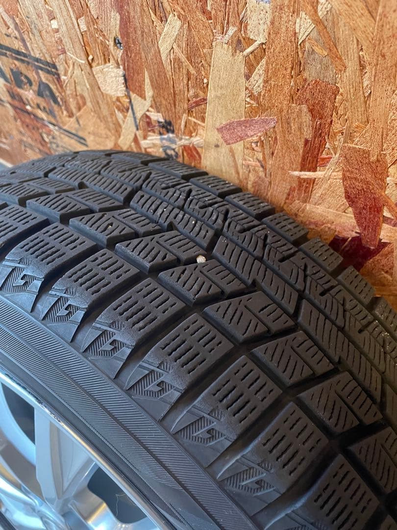 185/60R15 スタッドレスタイヤ　ヨコハマ　weds