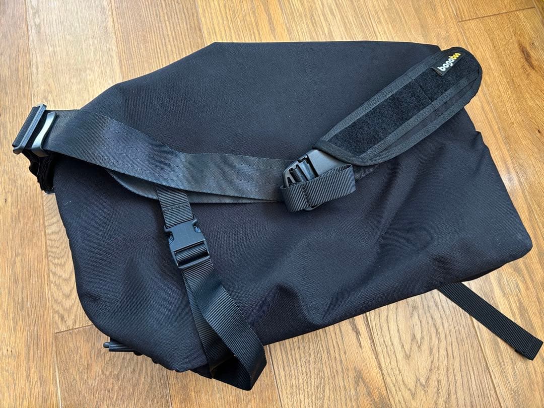 bagaboo ブラック メッセンジャーバッグ