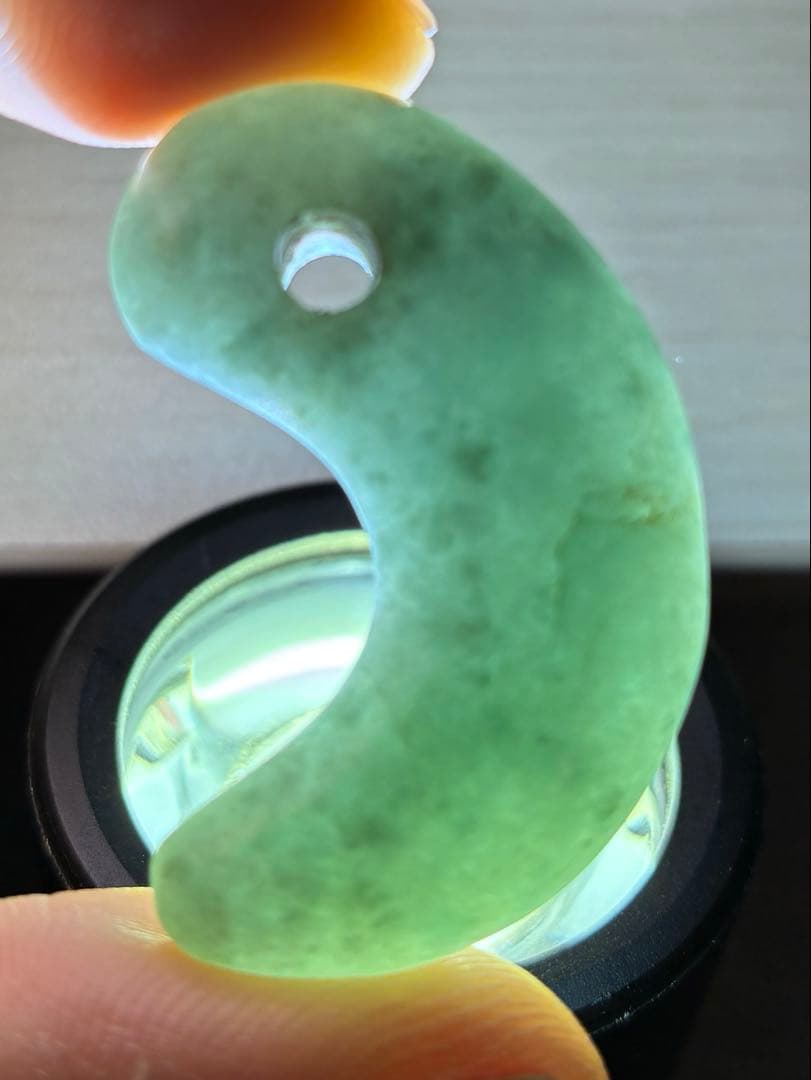 まこ様用　勾玉　翡翠　縄文弥生期　出土品　ヒスイ　宝石