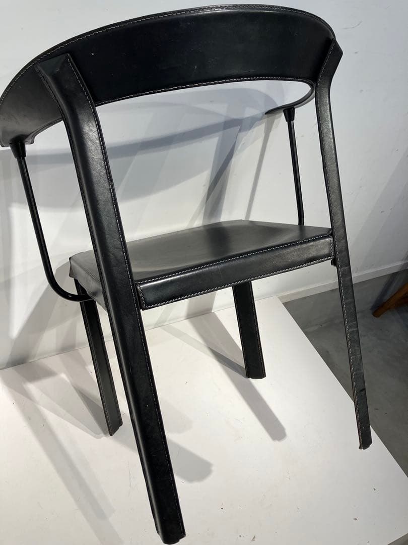 ヴィンテージ、デザイナーズチェア、本革、ポストモダン、カッシーナ、コンラン、