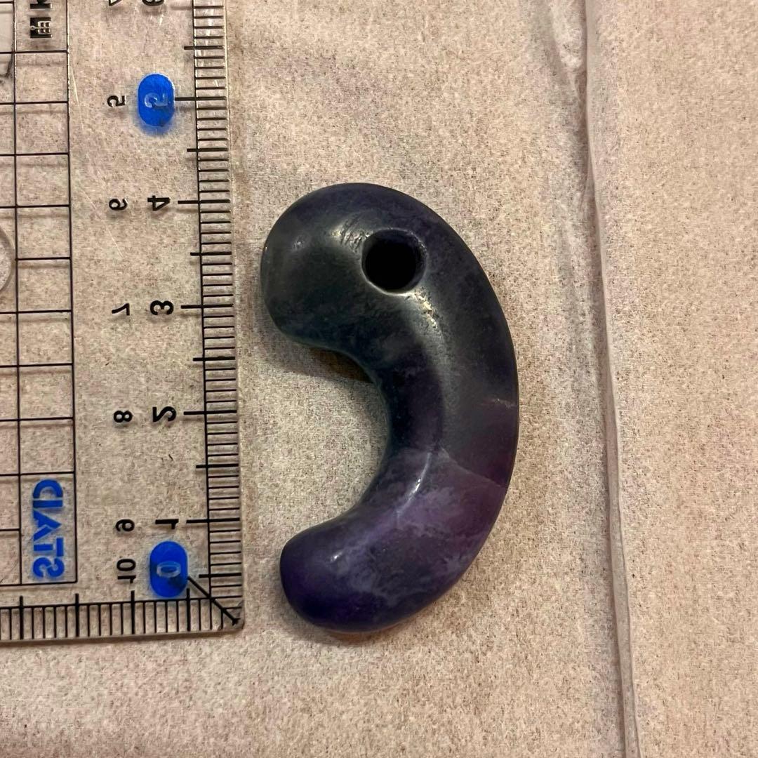 希少　古墳期　勾玉　複色翡翠