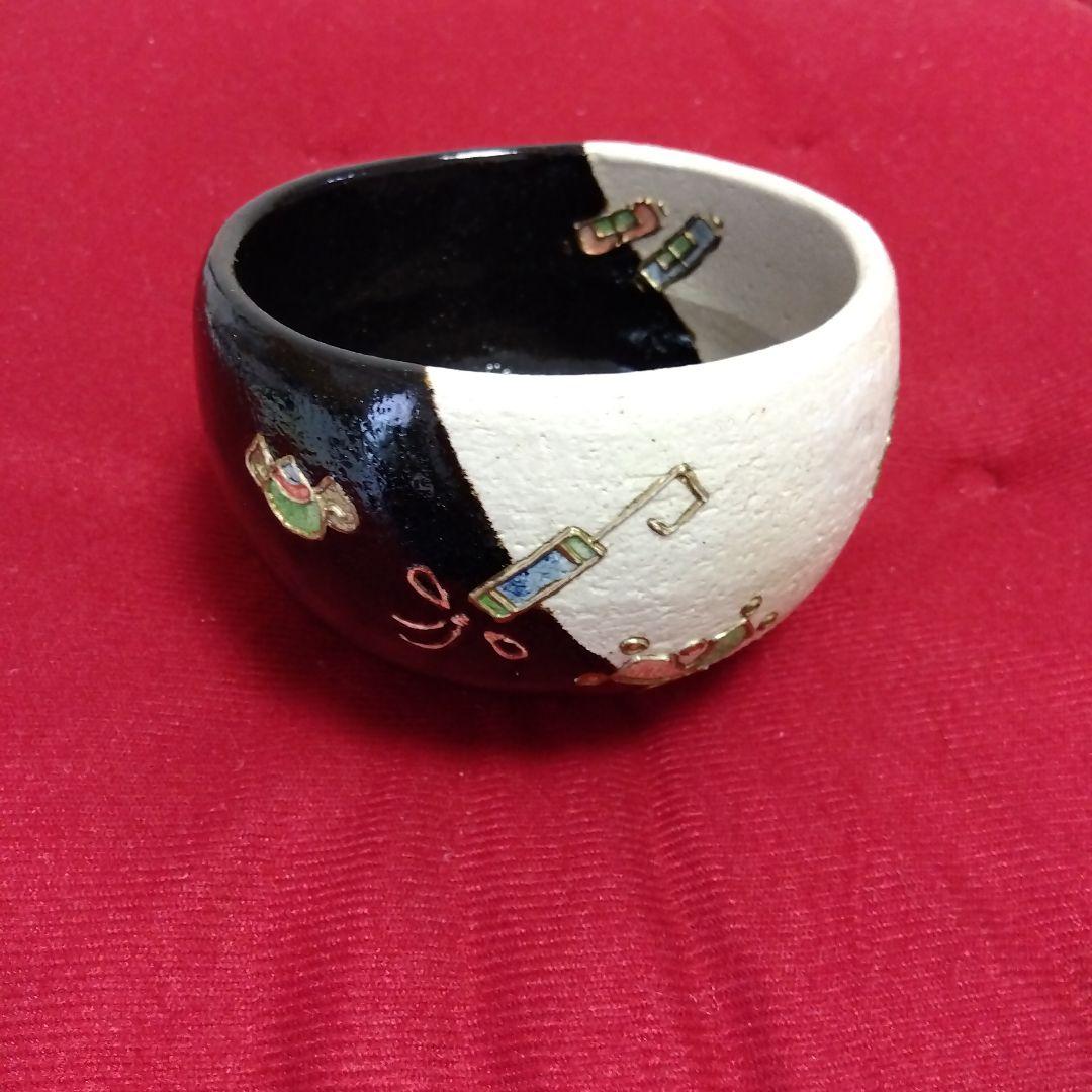 ツートンカラーの茶碗 陶器製