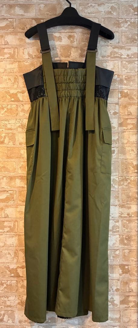 【★新品タグ付き】RADIATE ジャンパースカート　カーキ　かわいい〜！！