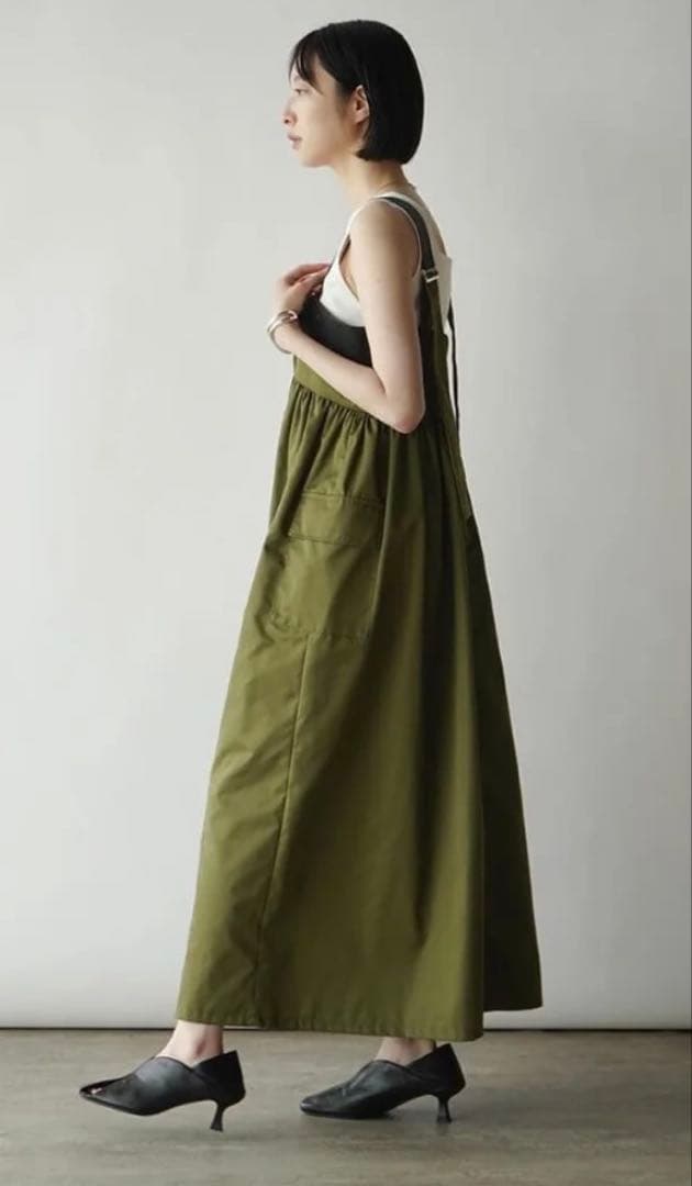 【★新品タグ付き】RADIATE ジャンパースカート　カーキ　かわいい〜！！